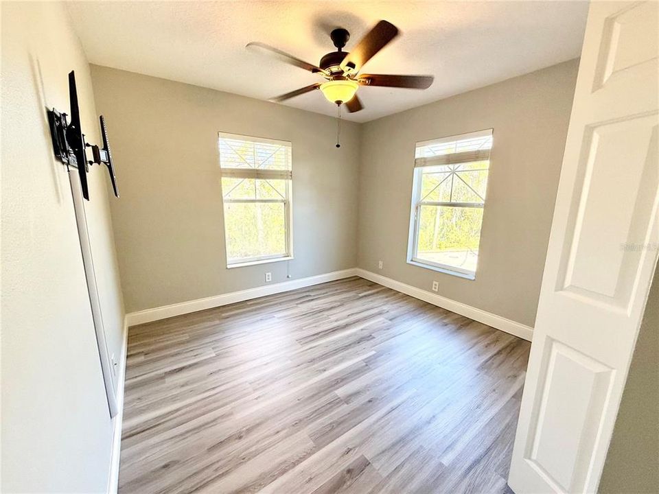 出租: $2,390 (3 贝兹, 2 浴室, 1408 平方英尺)