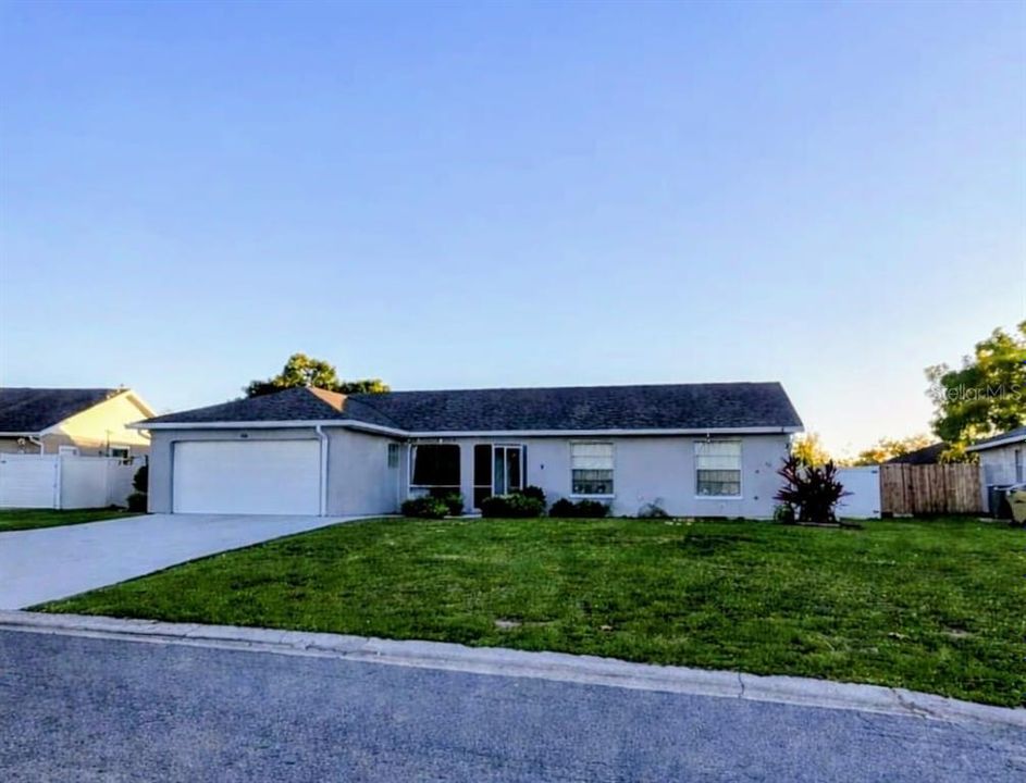 En Venta: $475,000 (4 camas, 3 baños, 1775 Pies cuadrados)