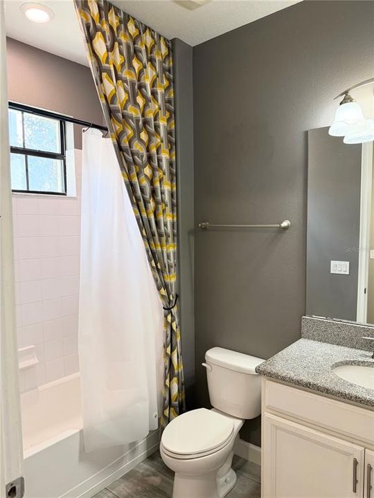 待售: $349,000 (4 贝兹, 4 浴室, 2596 平方英尺)