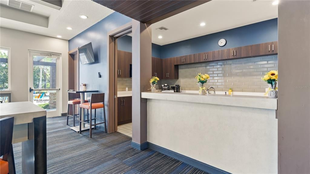 На продажу: $349,000 (4 спален, 4 ванн, 2596 Квадратных фут)