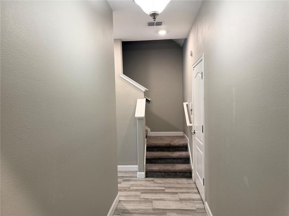 待售: $349,000 (4 贝兹, 4 浴室, 2596 平方英尺)