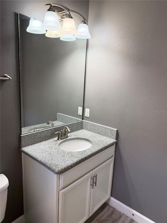 待售: $349,000 (4 贝兹, 4 浴室, 2596 平方英尺)