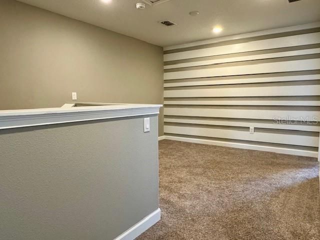 待售: $349,000 (4 贝兹, 4 浴室, 2596 平方英尺)