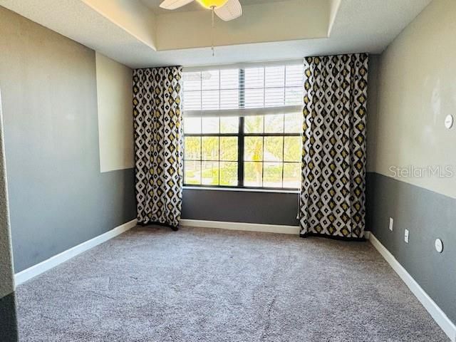 待售: $349,000 (4 贝兹, 4 浴室, 2596 平方英尺)