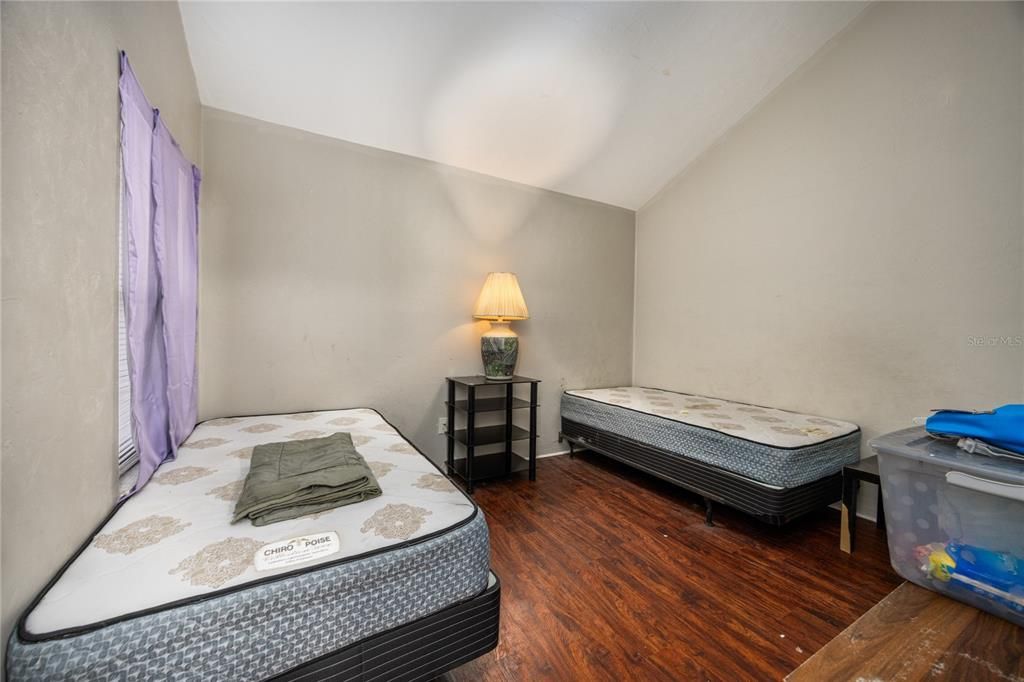 На продажу: $137,500 (2 спален, 2 ванн, 1174 Квадратных фут)