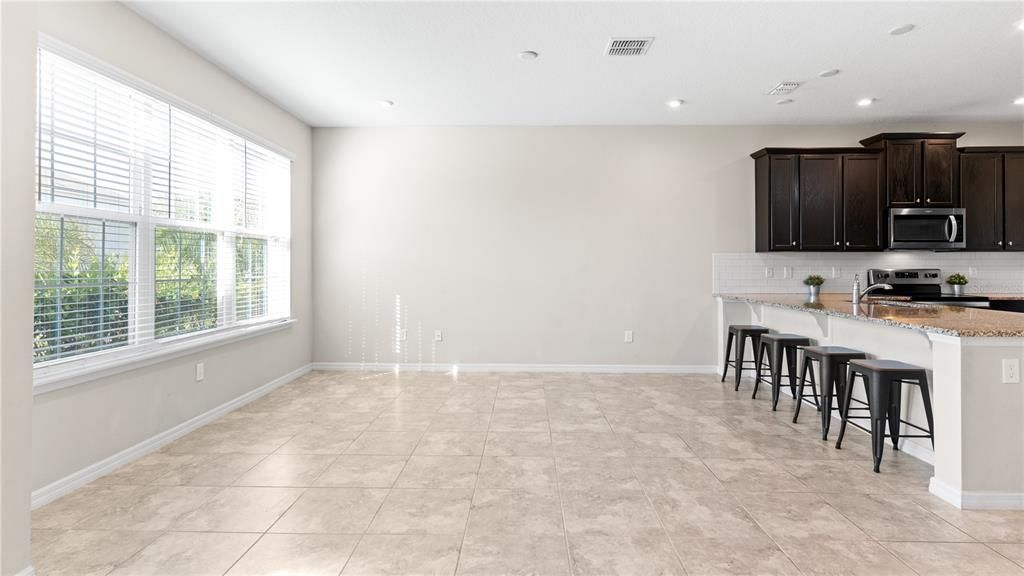 For Sale: $425,000 (3 beds, 2 baths, 1547 Square Feet)