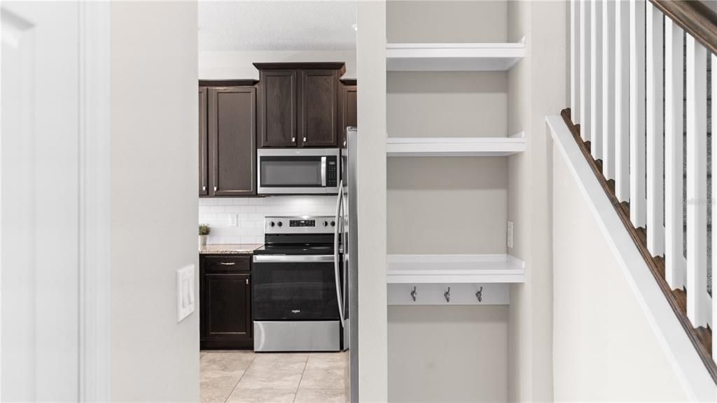 For Sale: $425,000 (3 beds, 2 baths, 1547 Square Feet)