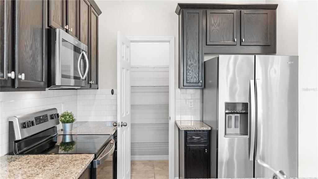 For Sale: $425,000 (3 beds, 2 baths, 1547 Square Feet)