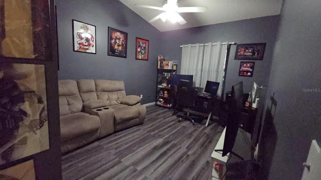 待售: $350,000 (2 贝兹, 2 浴室, 1136 平方英尺)