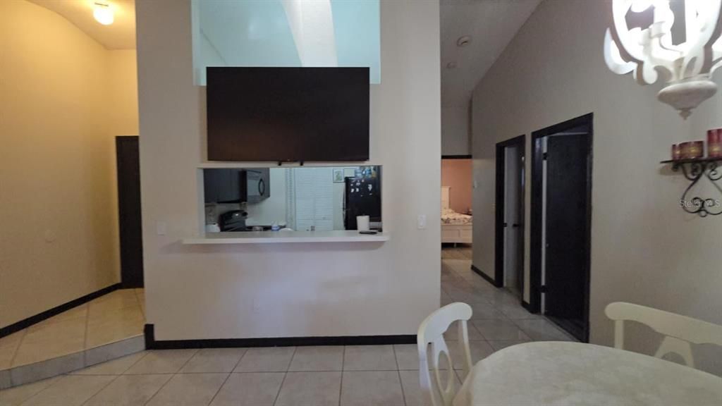 待售: $350,000 (2 贝兹, 2 浴室, 1136 平方英尺)