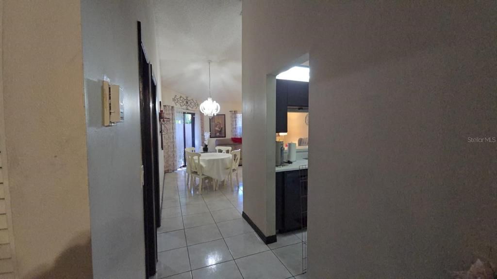 待售: $350,000 (2 贝兹, 2 浴室, 1136 平方英尺)