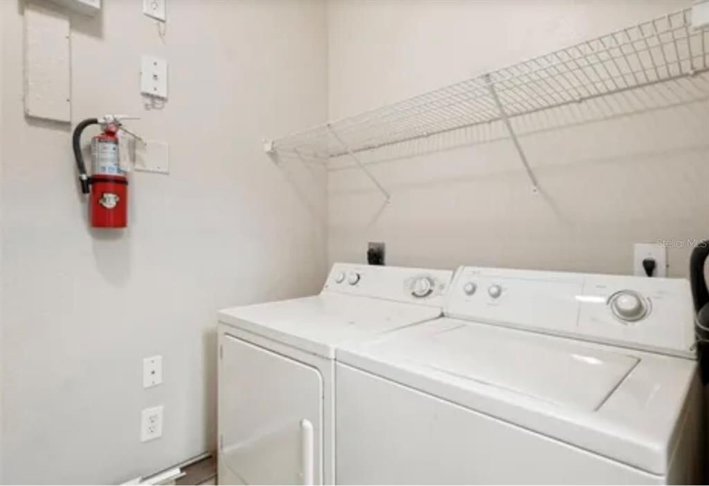 出租: $1,585 (2 贝兹, 2 浴室, 1045 平方英尺)