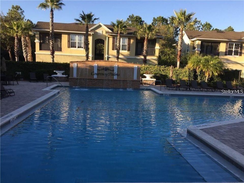 出租: $1,585 (2 贝兹, 2 浴室, 1045 平方英尺)