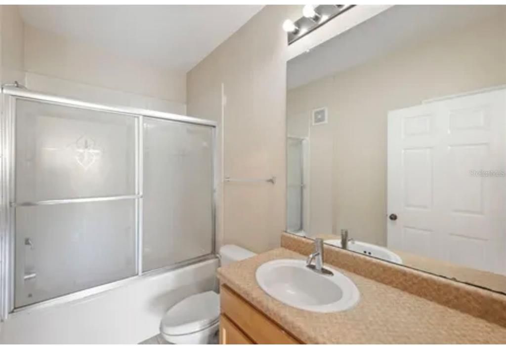 出租: $1,585 (2 贝兹, 2 浴室, 1045 平方英尺)