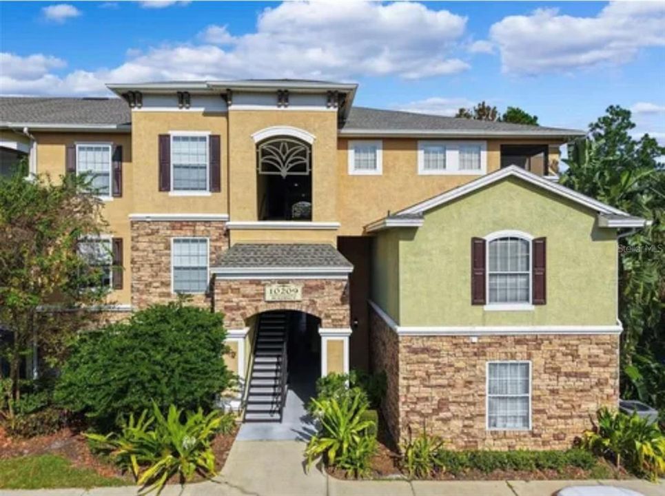 出租: $1,585 (2 贝兹, 2 浴室, 1045 平方英尺)