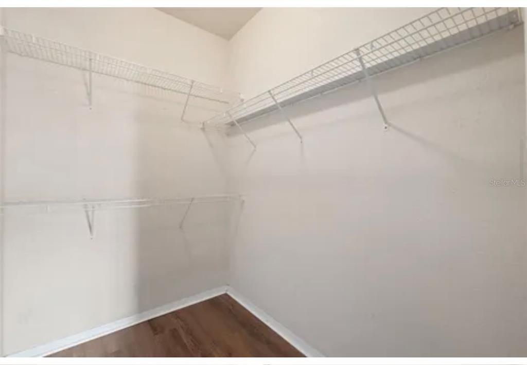 出租: $1,585 (2 贝兹, 2 浴室, 1045 平方英尺)