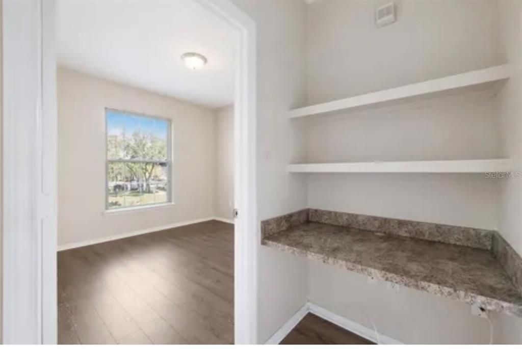 出租: $1,585 (2 贝兹, 2 浴室, 1045 平方英尺)