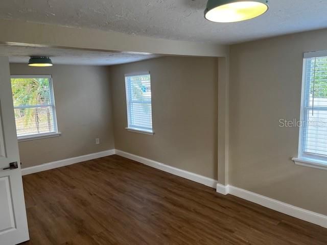 For Rent: $1,995 (2 beds, 1 baths, 1008 Square Feet)