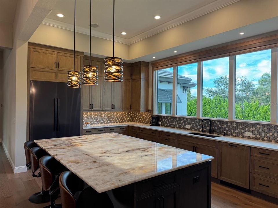 For Sale: $2,785,000 (3 beds, 4 baths, 3943 Square Feet)