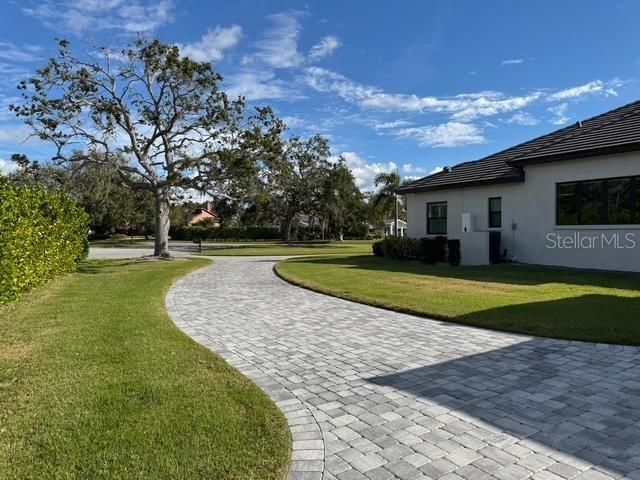 For Sale: $2,785,000 (3 beds, 4 baths, 3943 Square Feet)