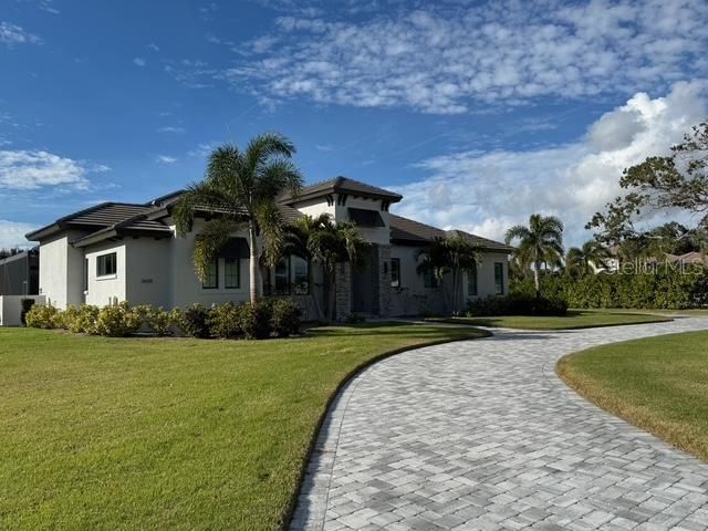 For Sale: $2,785,000 (3 beds, 4 baths, 3943 Square Feet)