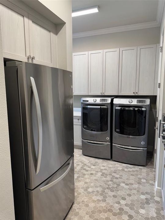 For Sale: $2,785,000 (3 beds, 4 baths, 3943 Square Feet)