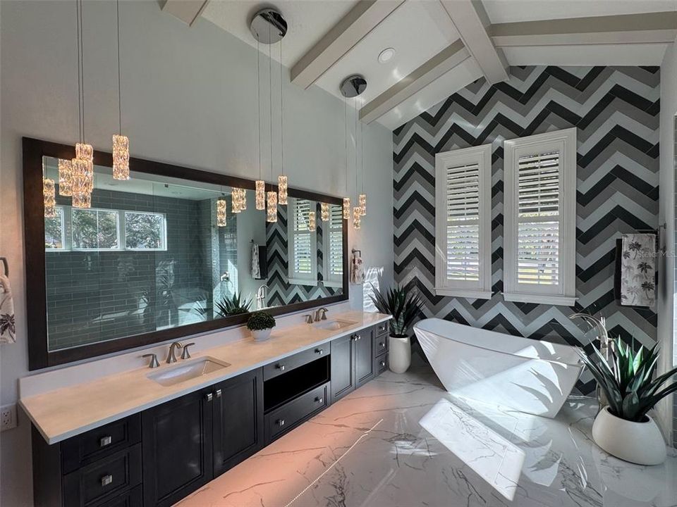 For Sale: $2,785,000 (3 beds, 4 baths, 3943 Square Feet)