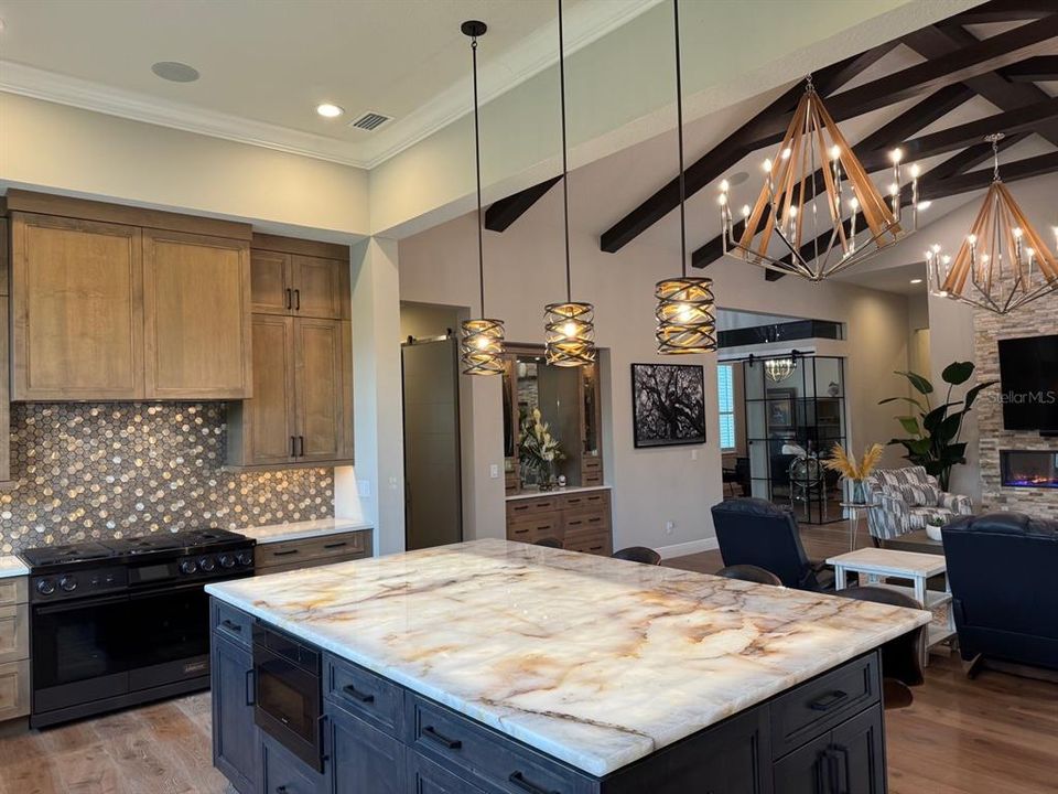 For Sale: $2,785,000 (3 beds, 4 baths, 3943 Square Feet)