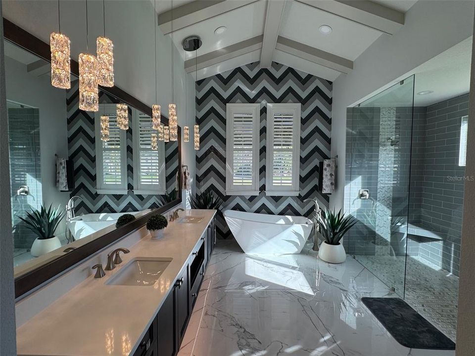 For Sale: $2,785,000 (3 beds, 4 baths, 3943 Square Feet)