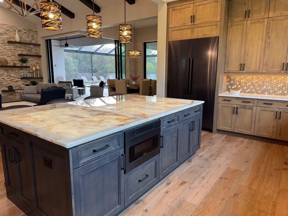 For Sale: $2,785,000 (3 beds, 4 baths, 3943 Square Feet)