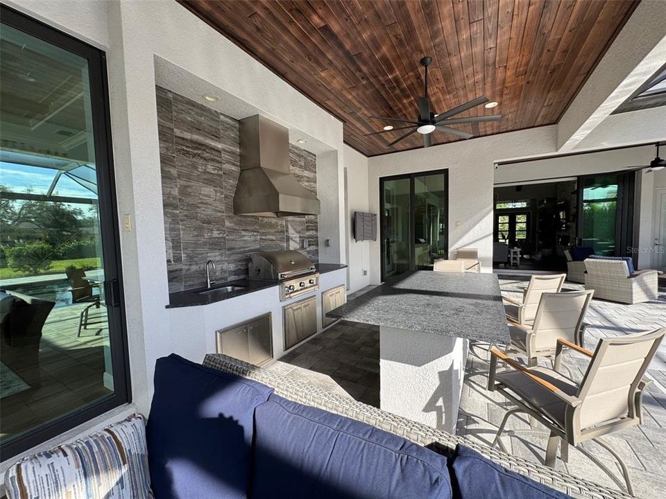 For Sale: $2,785,000 (3 beds, 4 baths, 3943 Square Feet)