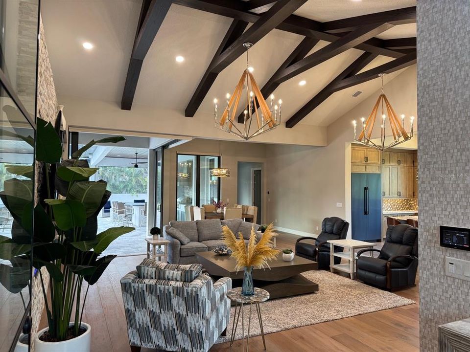 For Sale: $2,785,000 (3 beds, 4 baths, 3943 Square Feet)