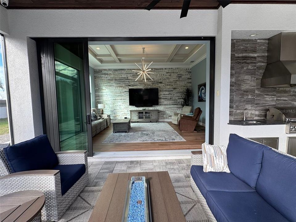 For Sale: $2,785,000 (3 beds, 4 baths, 3943 Square Feet)