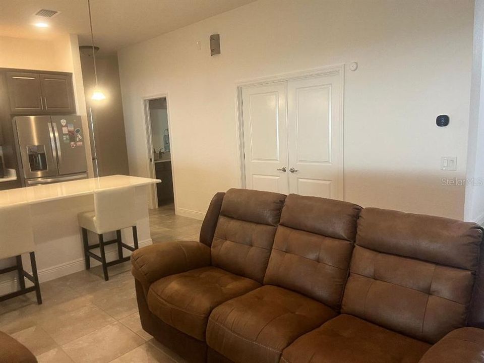 For Sale: $387,500 (4 beds, 2 baths, 2003 Square Feet)