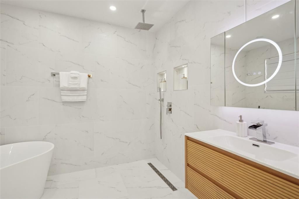 В аренду: $3,200 (3 спален, 2 ванн, 2067 Квадратных фут)