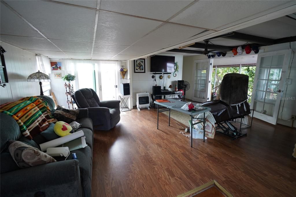 На продажу: $52,000 (2 спален, 1 ванн, 684 Квадратных фут)