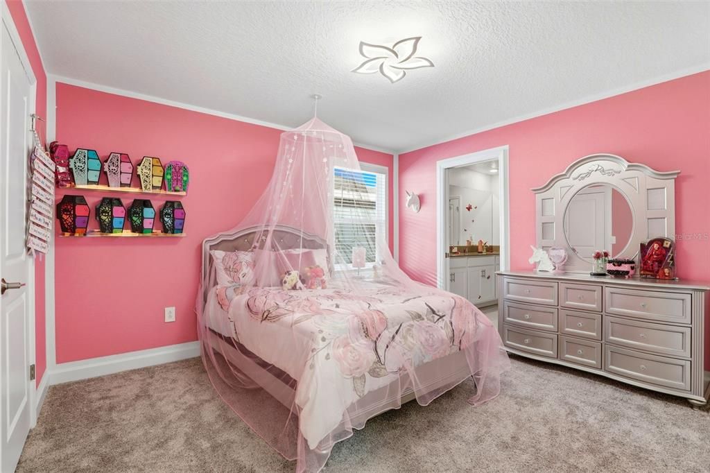 For Sale: $525,000 (4 beds, 3 baths, 2460 Square Feet)