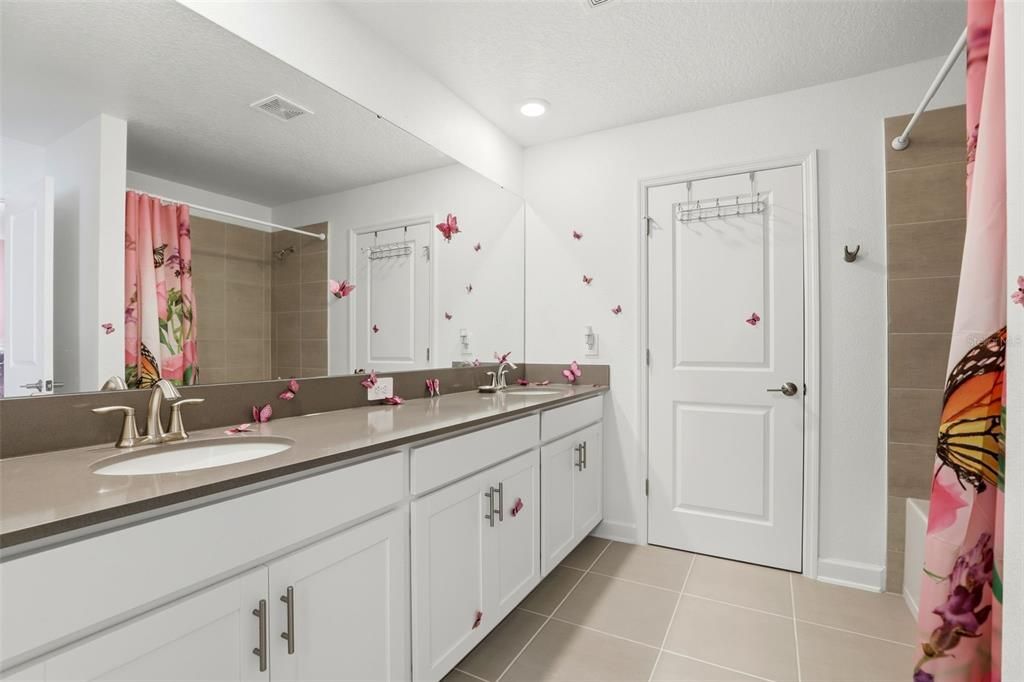 For Sale: $525,000 (4 beds, 3 baths, 2460 Square Feet)