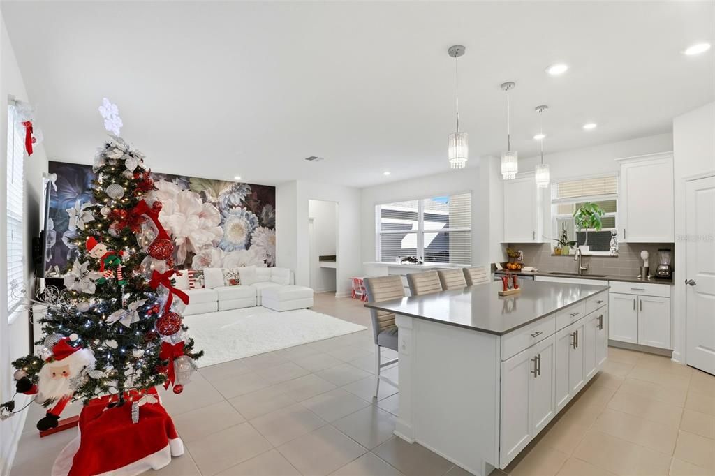 For Sale: $525,000 (4 beds, 3 baths, 2460 Square Feet)