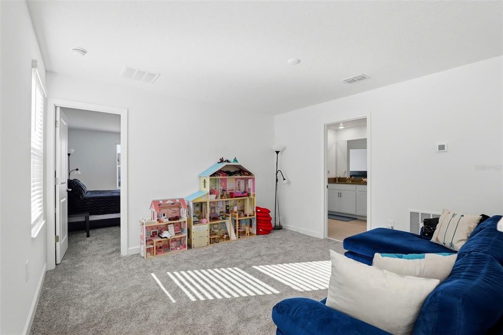 For Sale: $525,000 (4 beds, 3 baths, 2460 Square Feet)