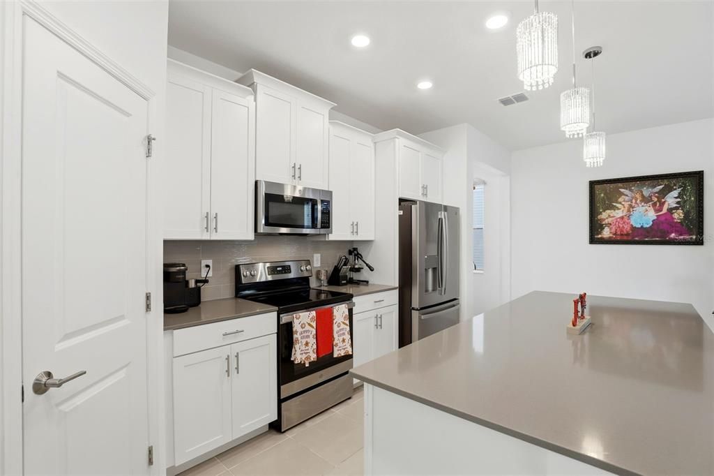 For Sale: $525,000 (4 beds, 3 baths, 2460 Square Feet)