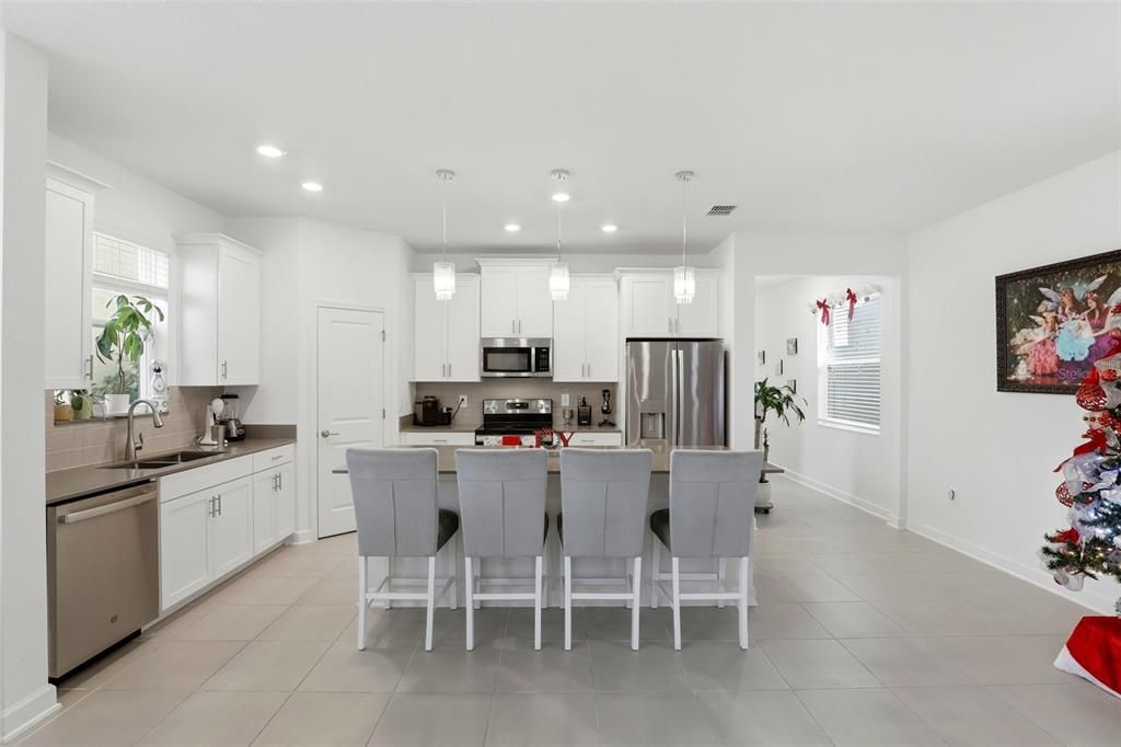 For Sale: $525,000 (4 beds, 3 baths, 2460 Square Feet)