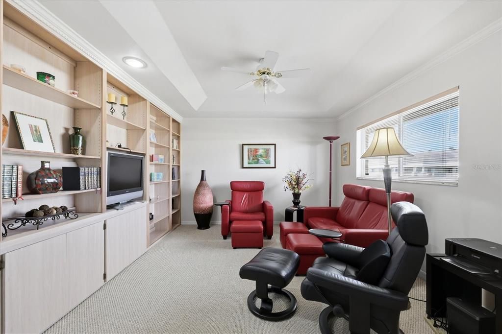 For Sale: $244,900 (3 beds, 2 baths, 1325 Square Feet)