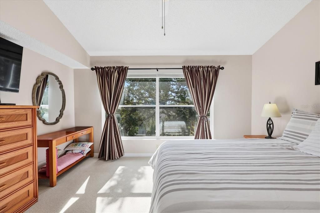 For Sale: $244,900 (3 beds, 2 baths, 1325 Square Feet)