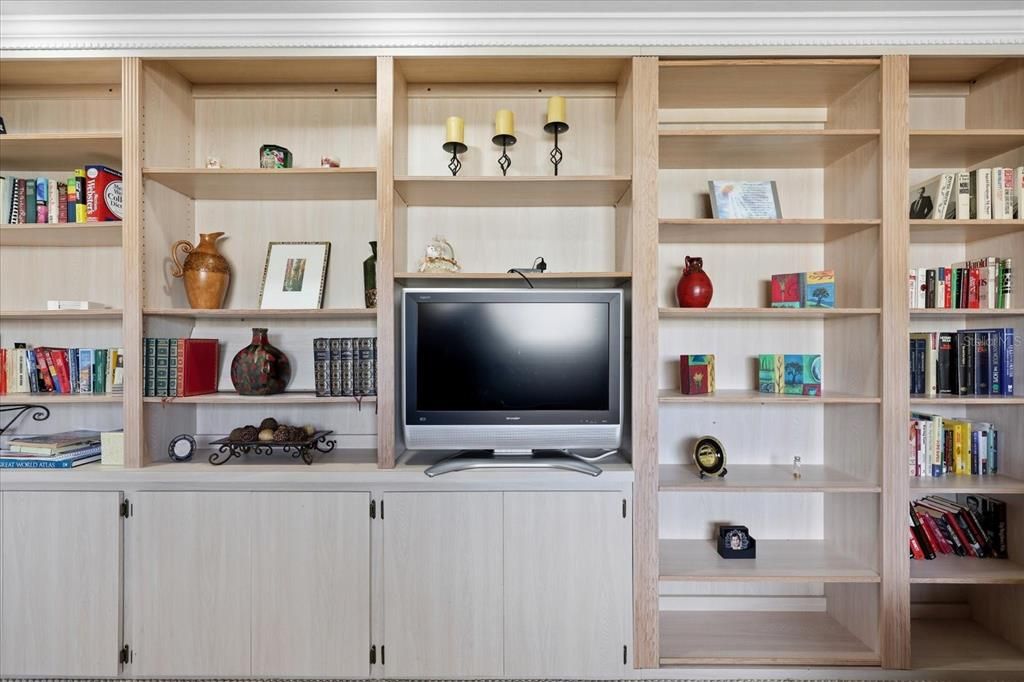 For Sale: $244,900 (3 beds, 2 baths, 1325 Square Feet)