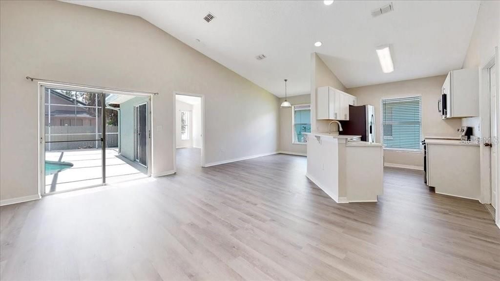 En Renta: $2,295 (3 camas, 2 baños, 1346 Pies cuadrados)