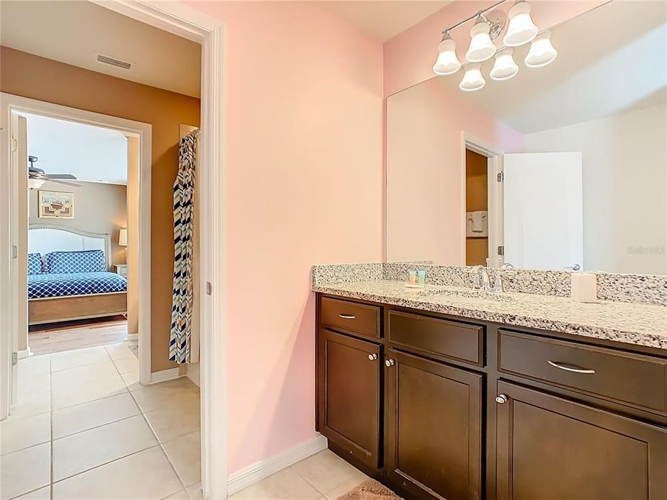 待售: $629,000 (8 贝兹, 6 浴室, 4041 平方英尺)