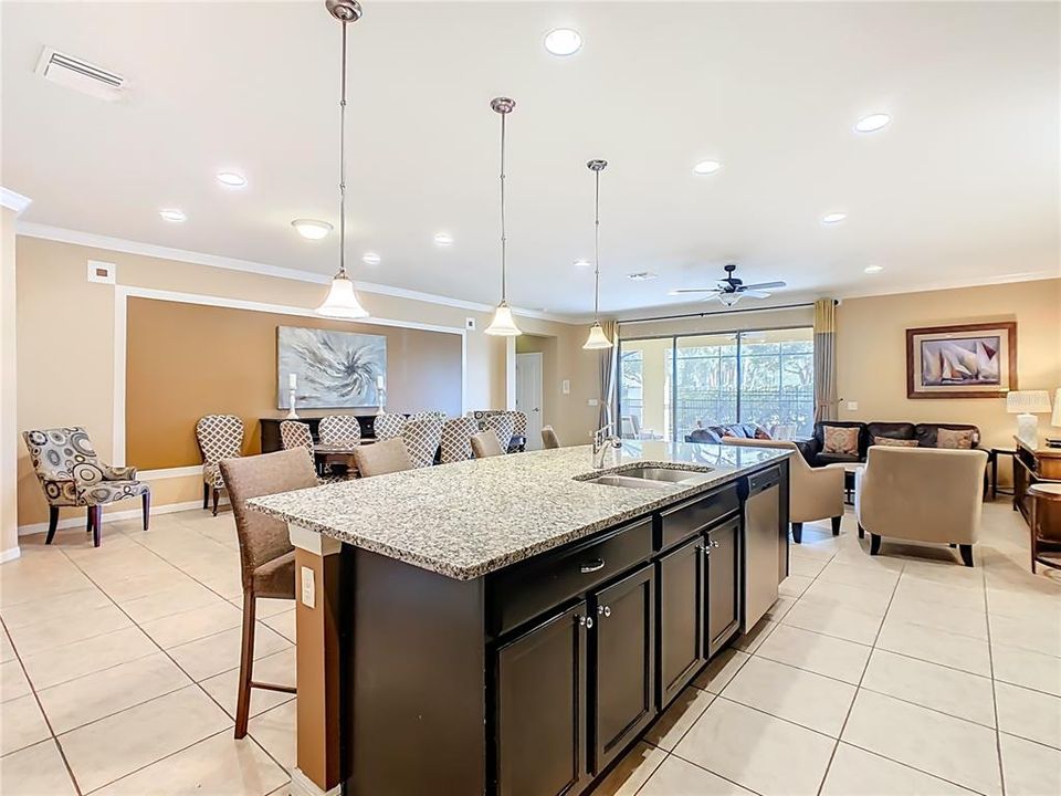 待售: $629,000 (8 贝兹, 6 浴室, 4041 平方英尺)