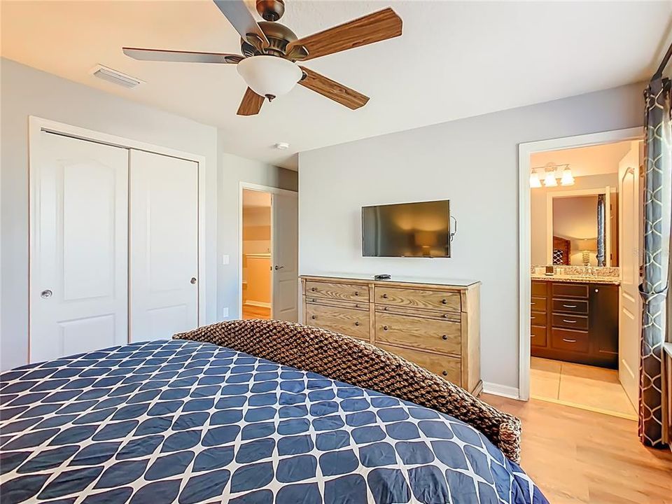 待售: $629,000 (8 贝兹, 6 浴室, 4041 平方英尺)