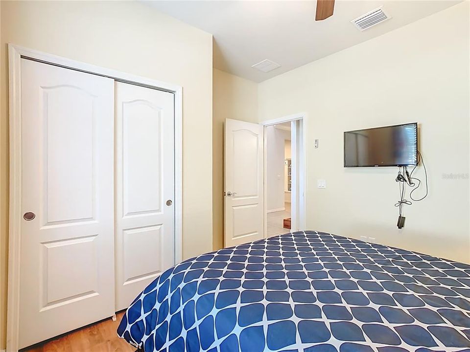 待售: $629,000 (8 贝兹, 6 浴室, 4041 平方英尺)